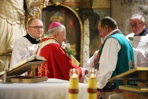 arcybiskup marek jędraszewski w niedzicy